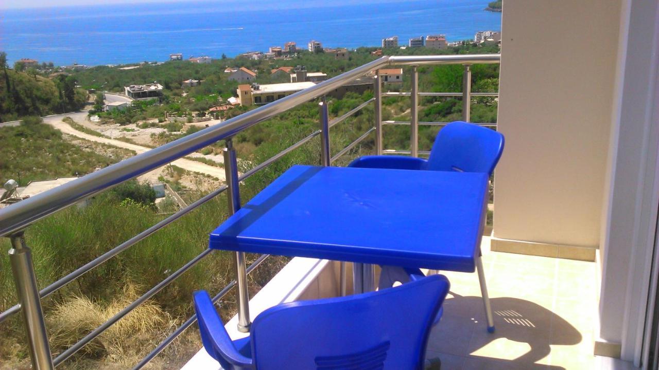 Marika'S Apartments Himare Exteriör bild